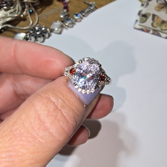 DIAMOND & RUBY RING - Picture 6 of 13